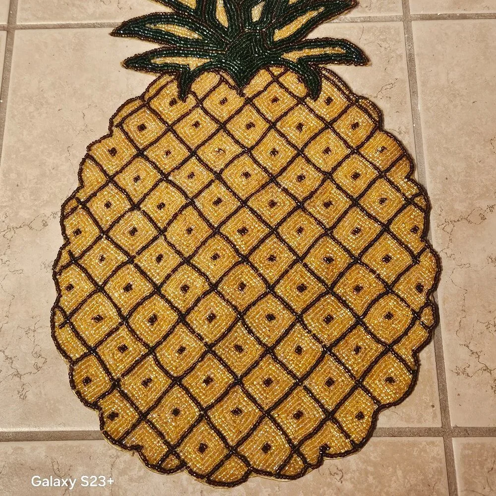 RARE ISAAC MIZRAHI SUMMER PINEAPPLE CRYSTAL BEADED PLACEMAT CHARGER CENTERPIECE